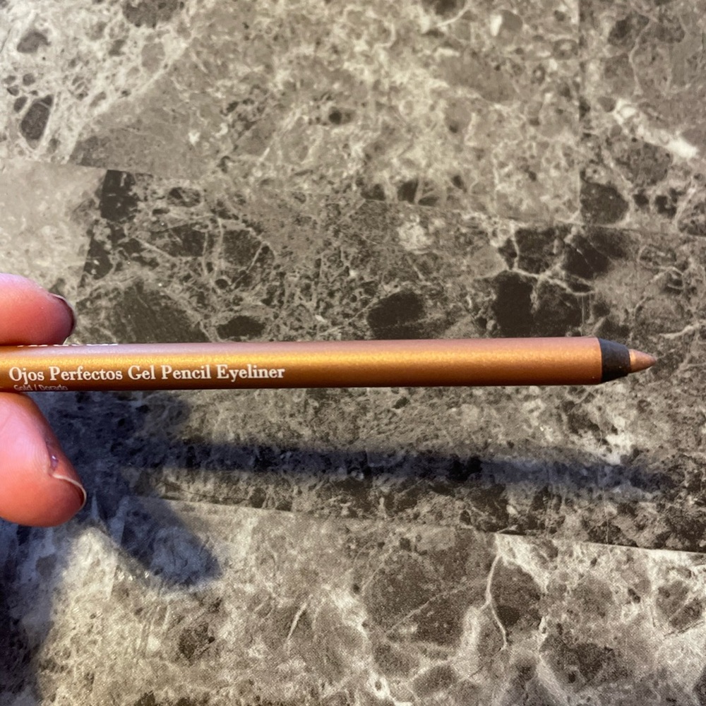 NEW! Araceli Gel Eyeliner in Coppery Gold shade